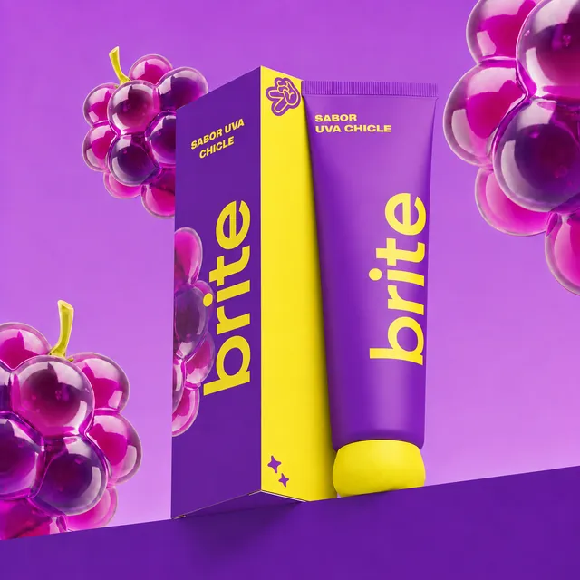 Pasta dental Brite sabor Uva Chicle: estuche y tubo. Empaque de referencia.